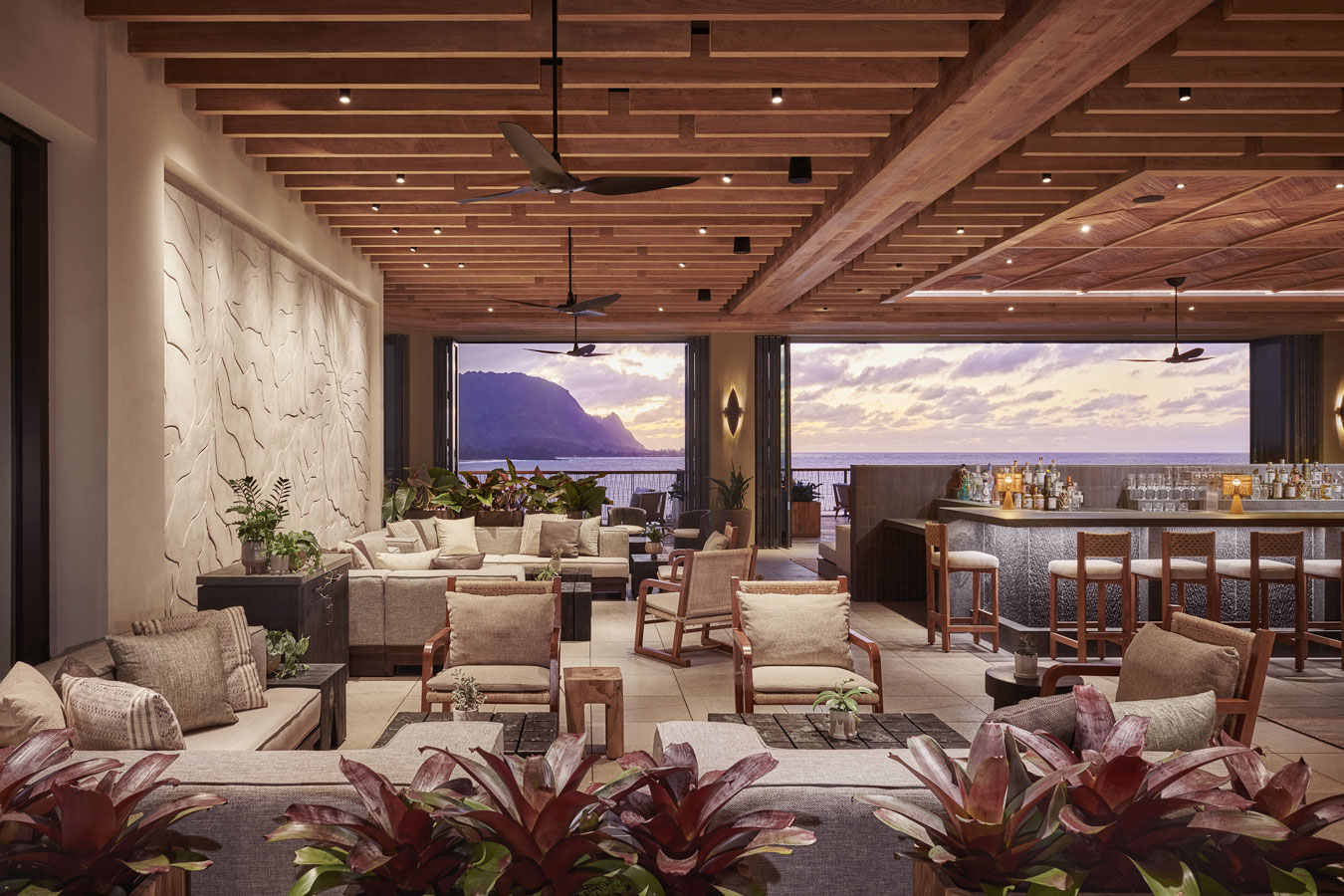 1 Hotel Hanalei Bay Opens