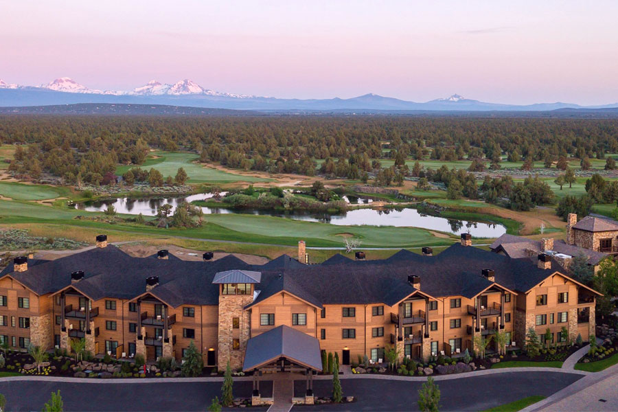 Stylish Lodge Debuts at Oregon Resort
